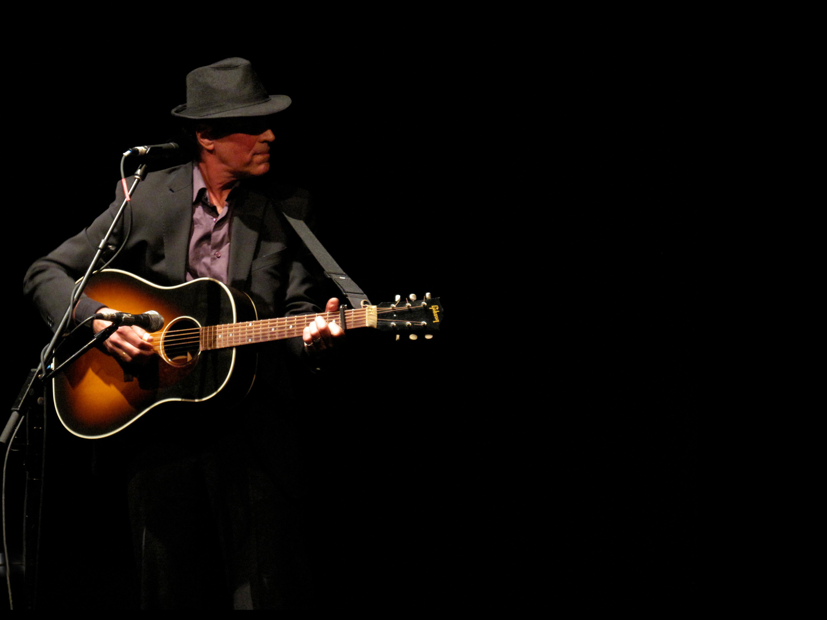 Американская народная музыка сообщение. Джонни кэш и Боб Дилан. Eric myval фото. Фото Eric Lindell.